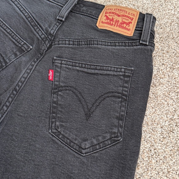 Levi’s Ribcage Straight Ankle Jeans - Picture 2 of 13